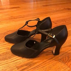 So Danca Character Shoes Size 8